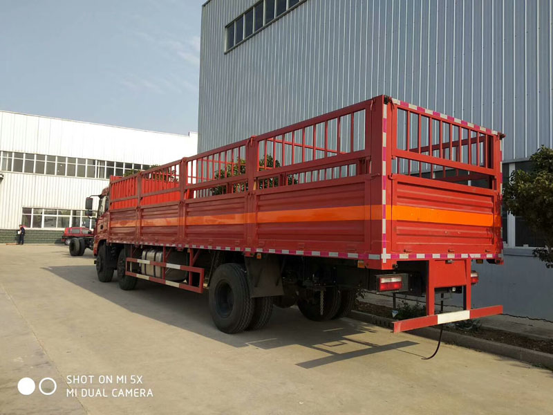 東風9.5米(15.3噸)氣瓶車