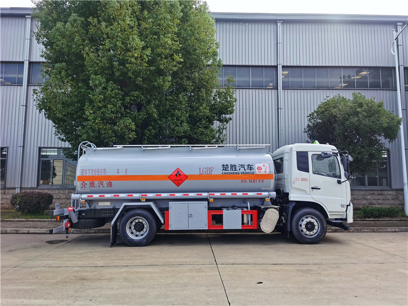 國六東風天錦汽油介質油罐車