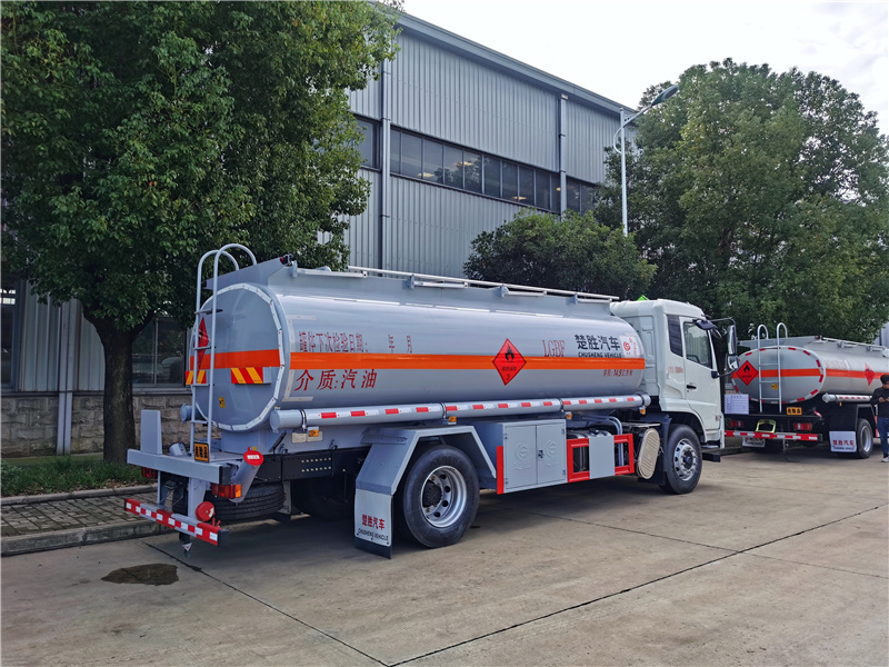 國六東風天錦汽油介質油罐車